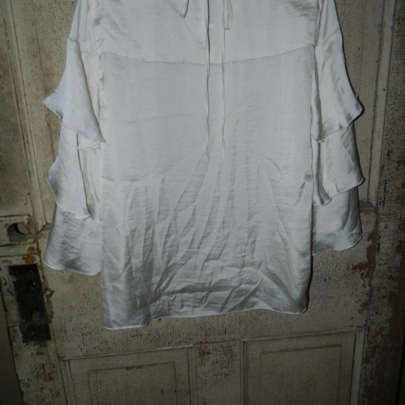 LOFT Ruffle Layered Bell Sleeve Blouse Size M (DD-27) - Picture 2 of 4